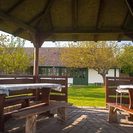 Etno Salas - Etno Ranch - Seosko Turisticko Domacinstvo Palić